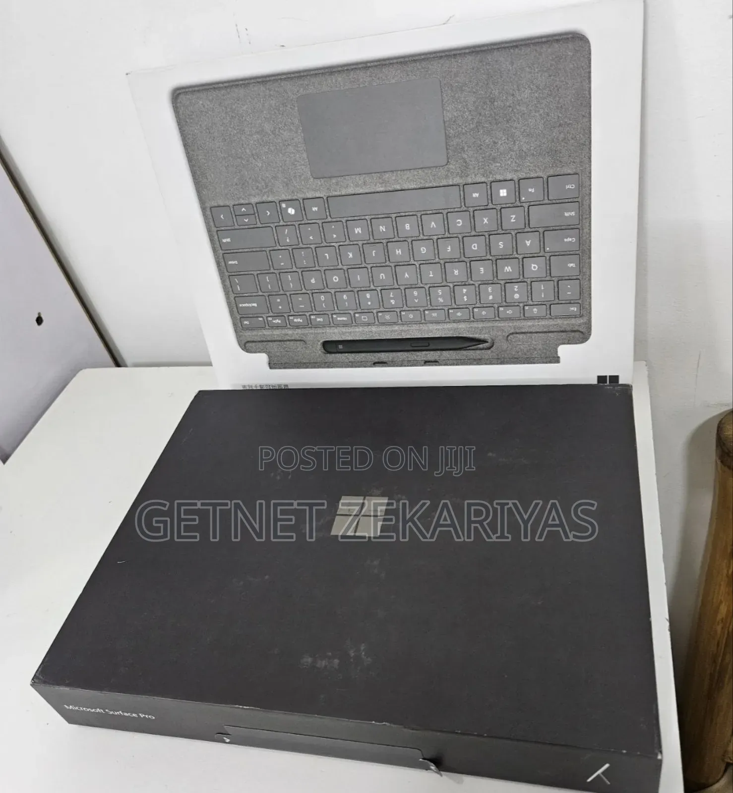 New Microsoft Surface Pro 11th Edition, a Copilot+ PC 16GB SSD 512GB