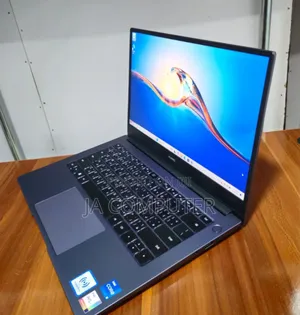 New Laptop Huawei MateBook HZ-W19 8GB Intel Core I5 SSD 512GB