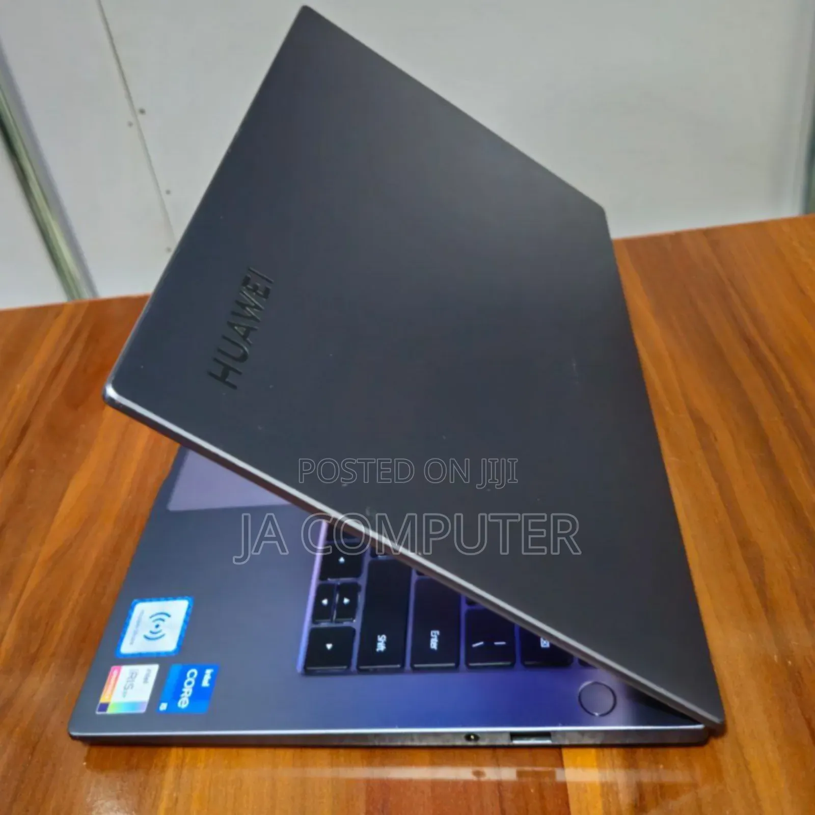 New Laptop Huawei MateBook HZ-W19 8GB Intel Core I5 SSD 512GB