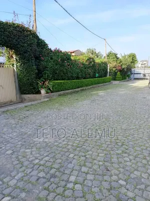 የሚሸጥ ቦታ አያት ኮምፓውድ House for Sale Ayat Compawnd