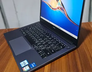 New Laptop Huawei MateBook 13 WRT-W29E 8GB Intel Core I5 SSD 512GB