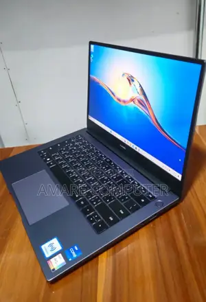 New Laptop Huawei MateBook 13 WRT-W19E 8GB Intel Core I5 SSD 512GB