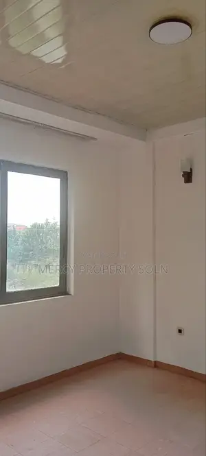 Warehouse for Let የሚከራይ መጋዘን ላፍቶ አከባቢ