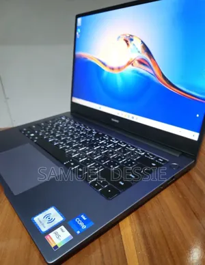 New Laptop Huawei MateBook 13 WRT-W29E 8GB Intel Core I5 SSD 512GB