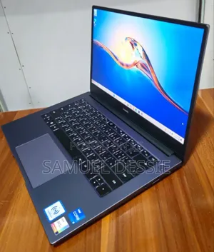 New Laptop Huawei MateBook 13 WRT-W29E 8GB Intel Core I5 SSD 512GB