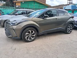 Photo - New Toyota C-HR 2022 Gray