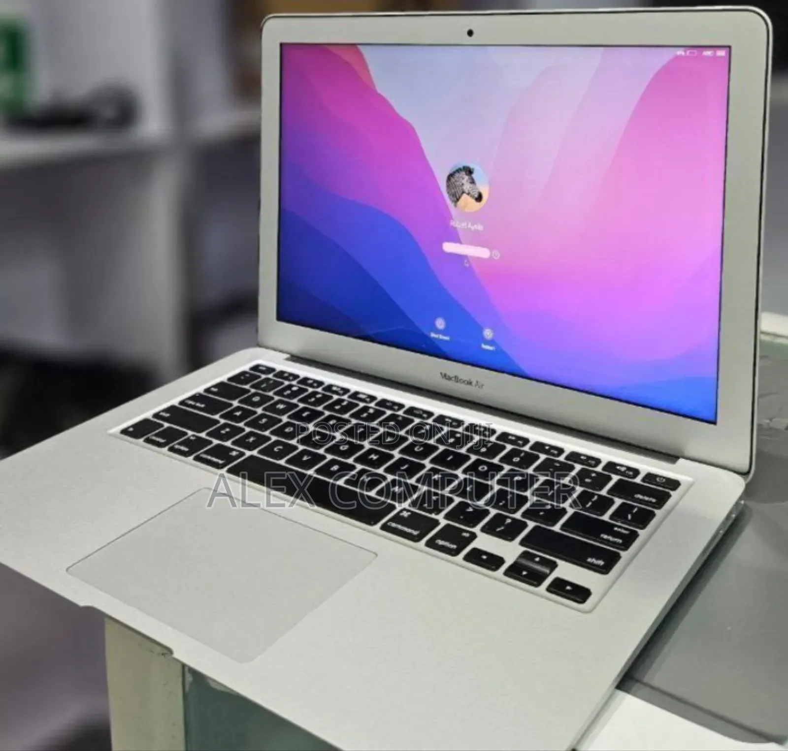 New Laptop Apple MacBook Air 2017 8GB Intel Core I5 SSD 128GB