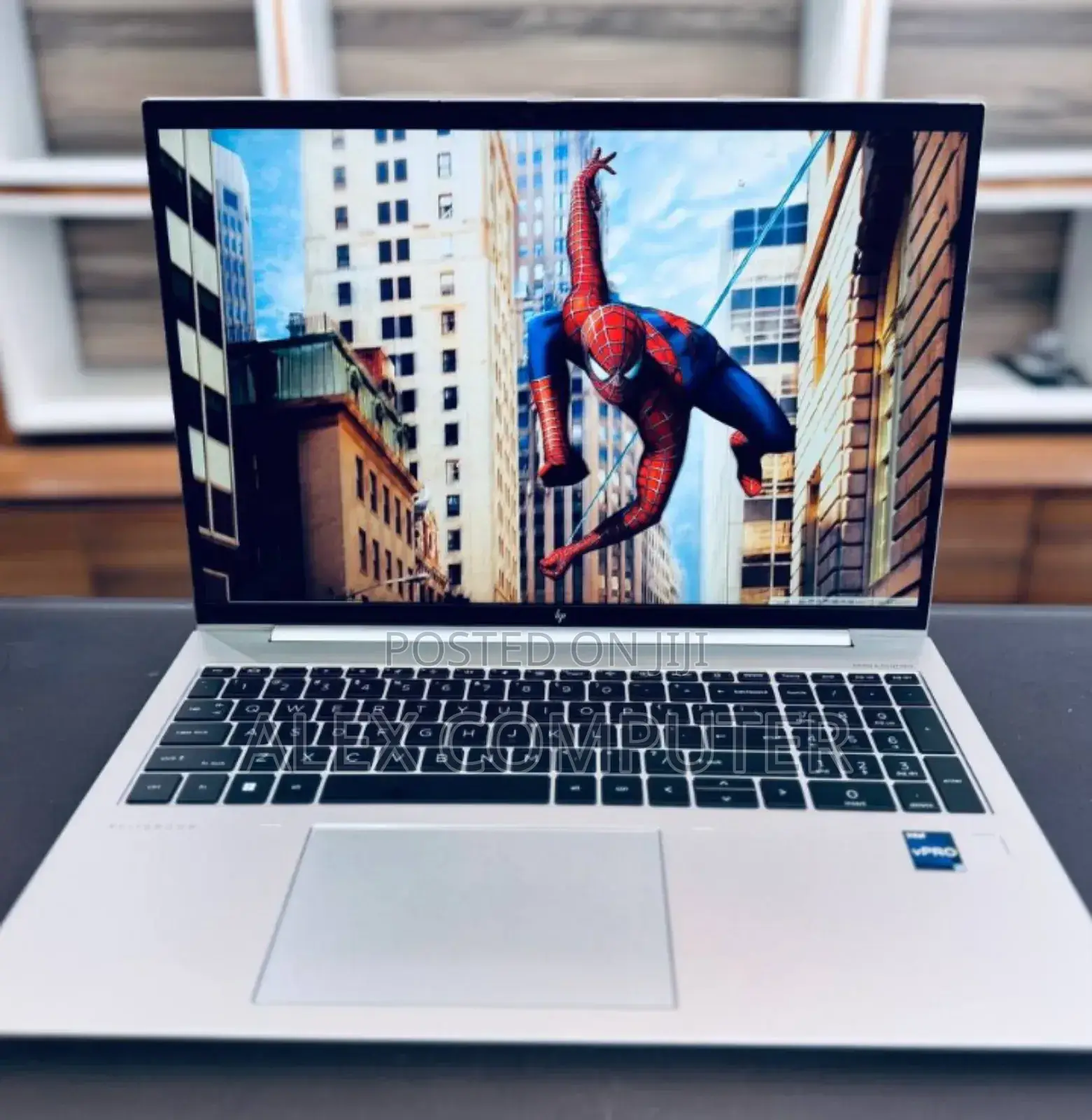 New Laptop HP EliteBook 860 G10 16GB Intel Core I7 SSD 512GB