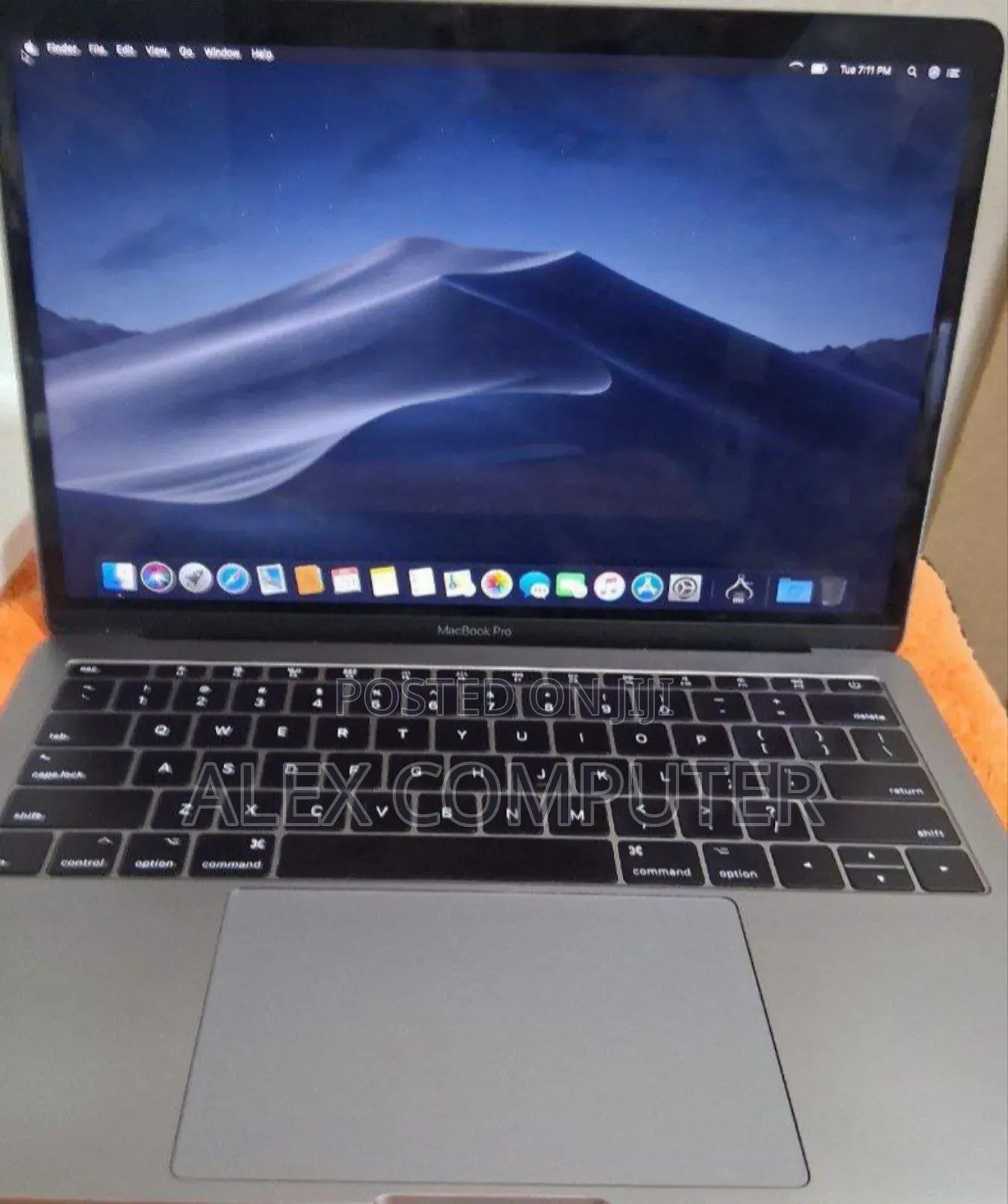 New Laptop Apple MacBook Pro 2017 16GB Intel Core I5 SSD 256GB