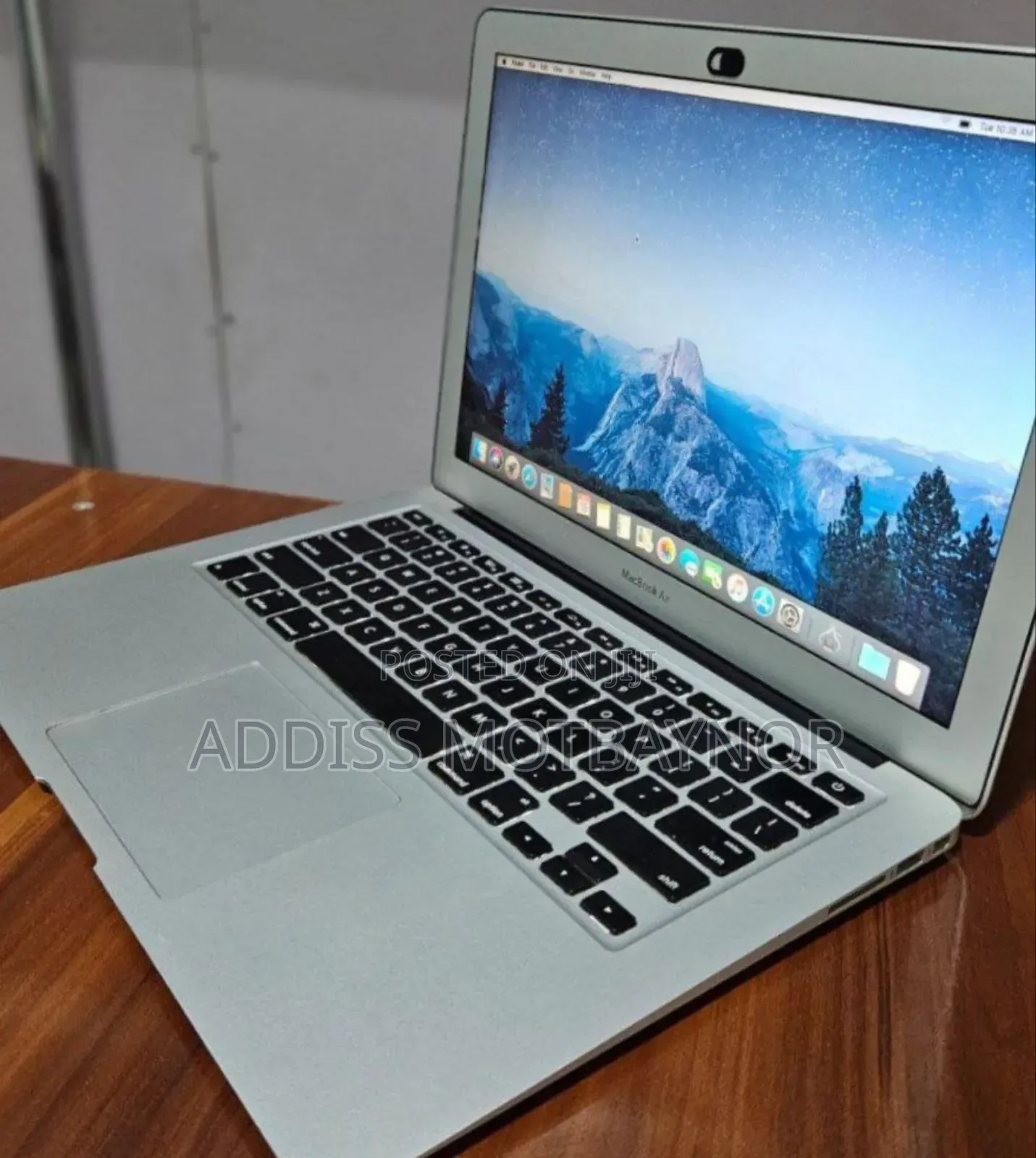 New Laptop Apple MacBook Pro 2017 8GB Intel Core I5 SSD 128GB