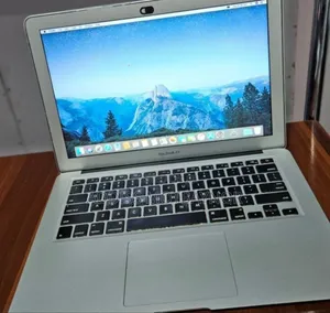 New Laptop Apple MacBook Pro 2017 8GB Intel Core I5 SSD 128GB