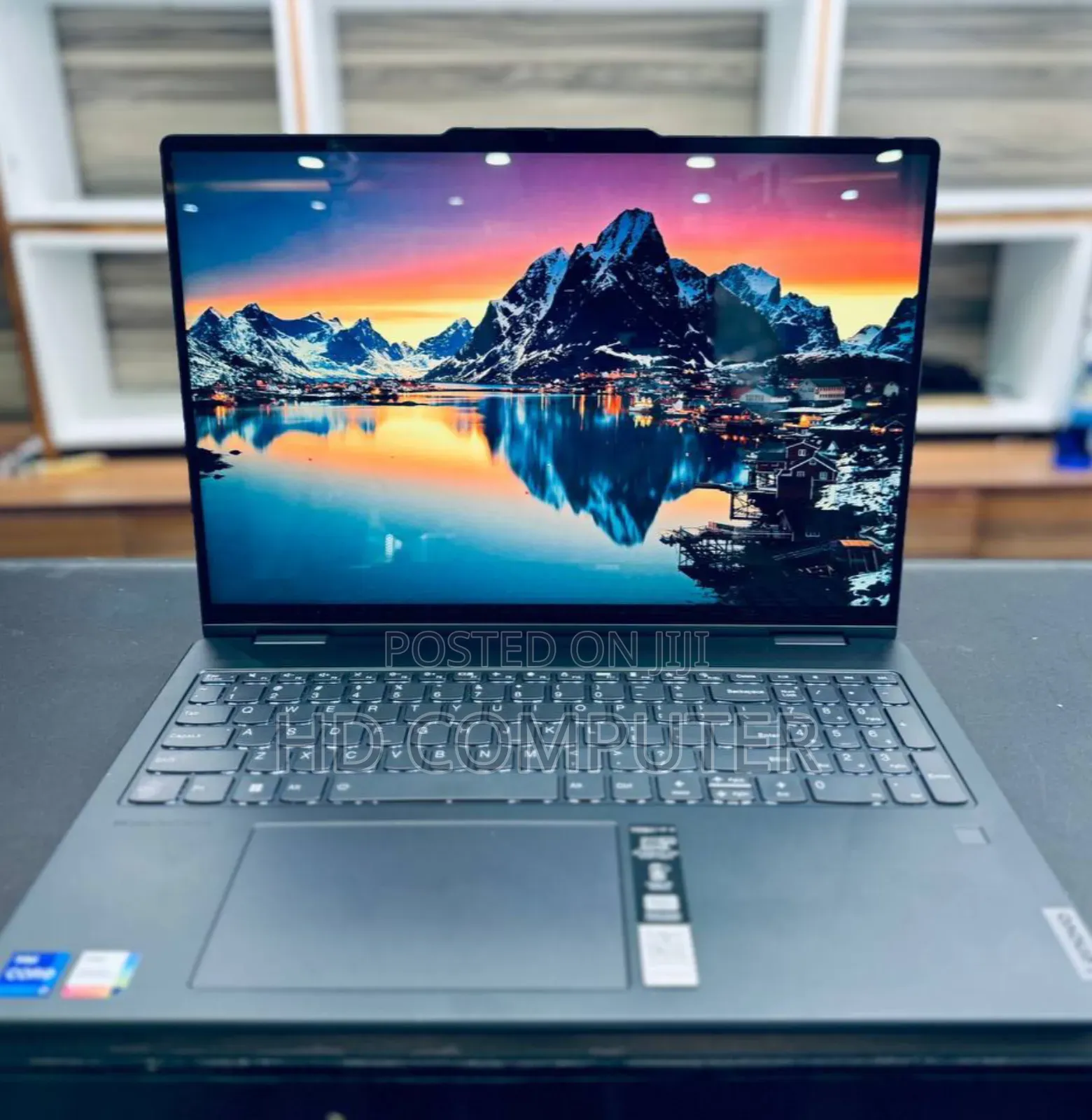 New Laptop Lenovo Yoga 7i 16GB Intel Core I7 SSD 512GB