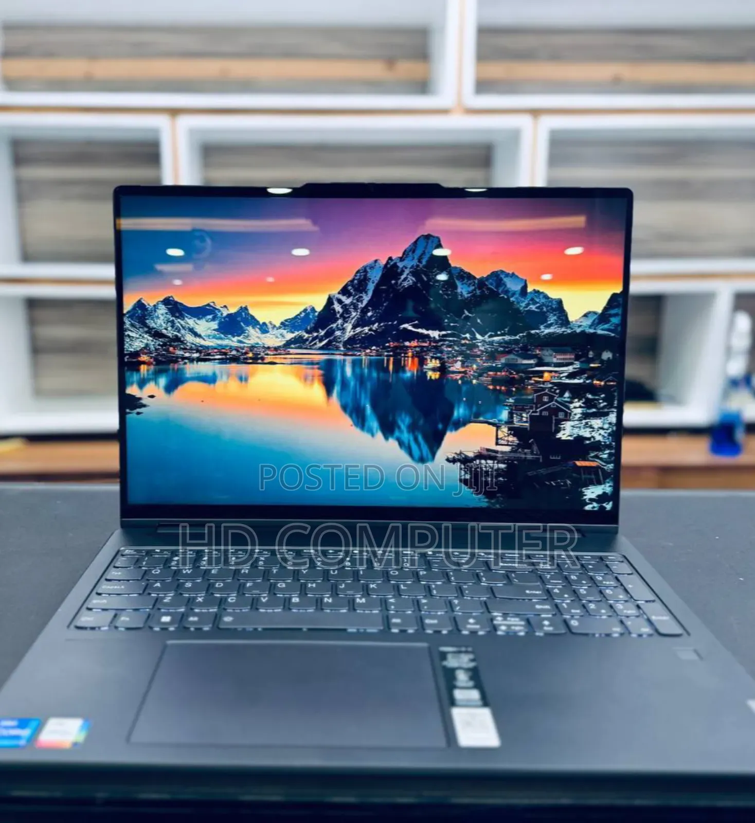 New Laptop Lenovo Yoga 7i 16GB Intel Core I7 SSD 512GB