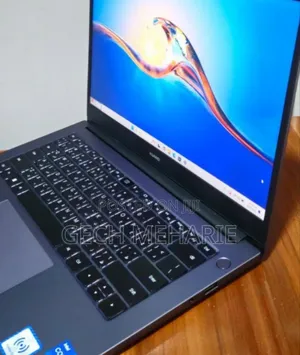 Photo - New Laptop Huawei MateBook 13 WRT-W19E 8GB Intel Core I5 SSD 512GB