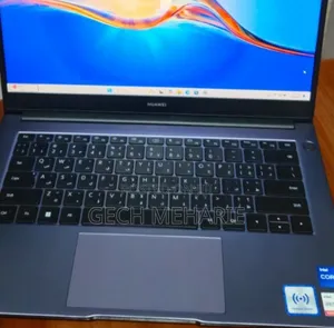 New Laptop Huawei MateBook 13 WRT-W19E 8GB Intel Core I5 SSD 512GB