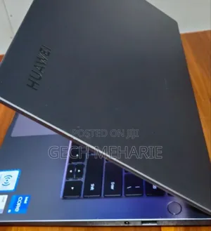 New Laptop Huawei MateBook 13 WRT-W19E 8GB Intel Core I5 SSD 512GB