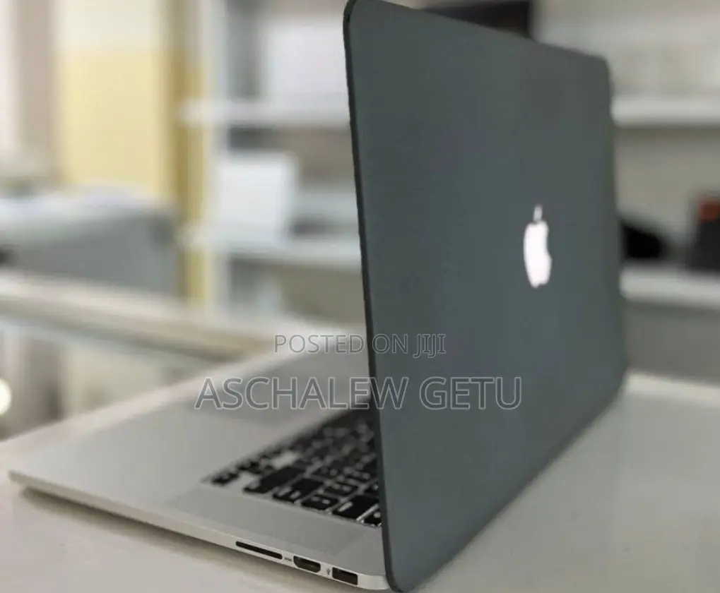 New Laptop Apple MacBook 2015 16GB Intel Core I7 SSD 256GB