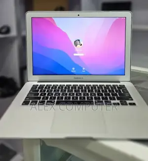 New Laptop Apple MacBook Pro 2017 8GB Intel Core I5 SSD 128GB