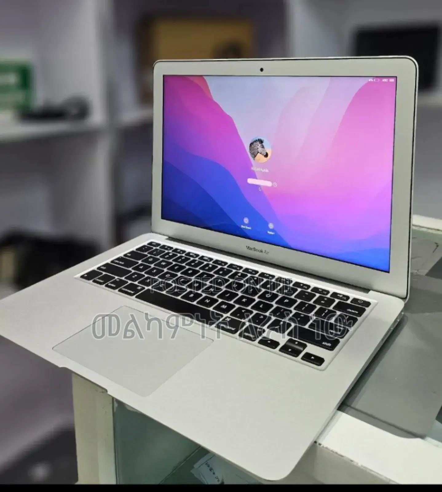 New Laptop Apple MacBook Pro 2017 8GB Intel Core I5 SSD 128GB