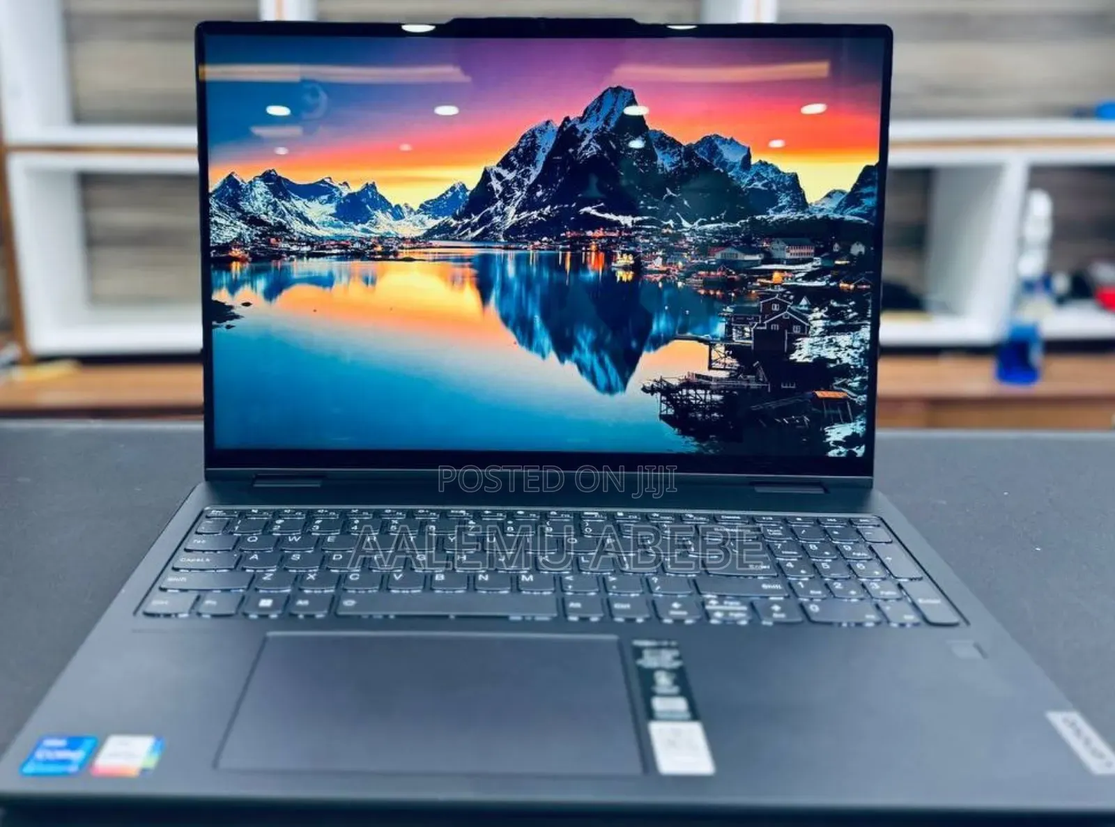 New Laptop Lenovo Yoga 7i 16GB Intel Core I7 SSD 512GB