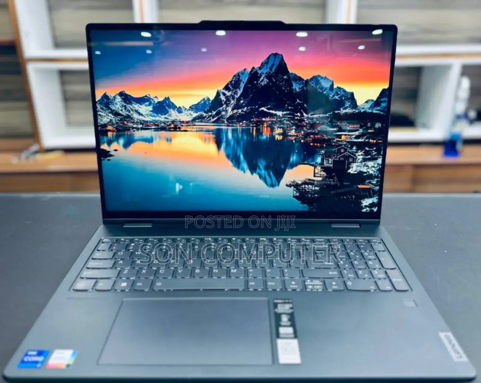 New Laptop Lenovo Yoga 7i 16GB Intel Core I7 SSD 512GB