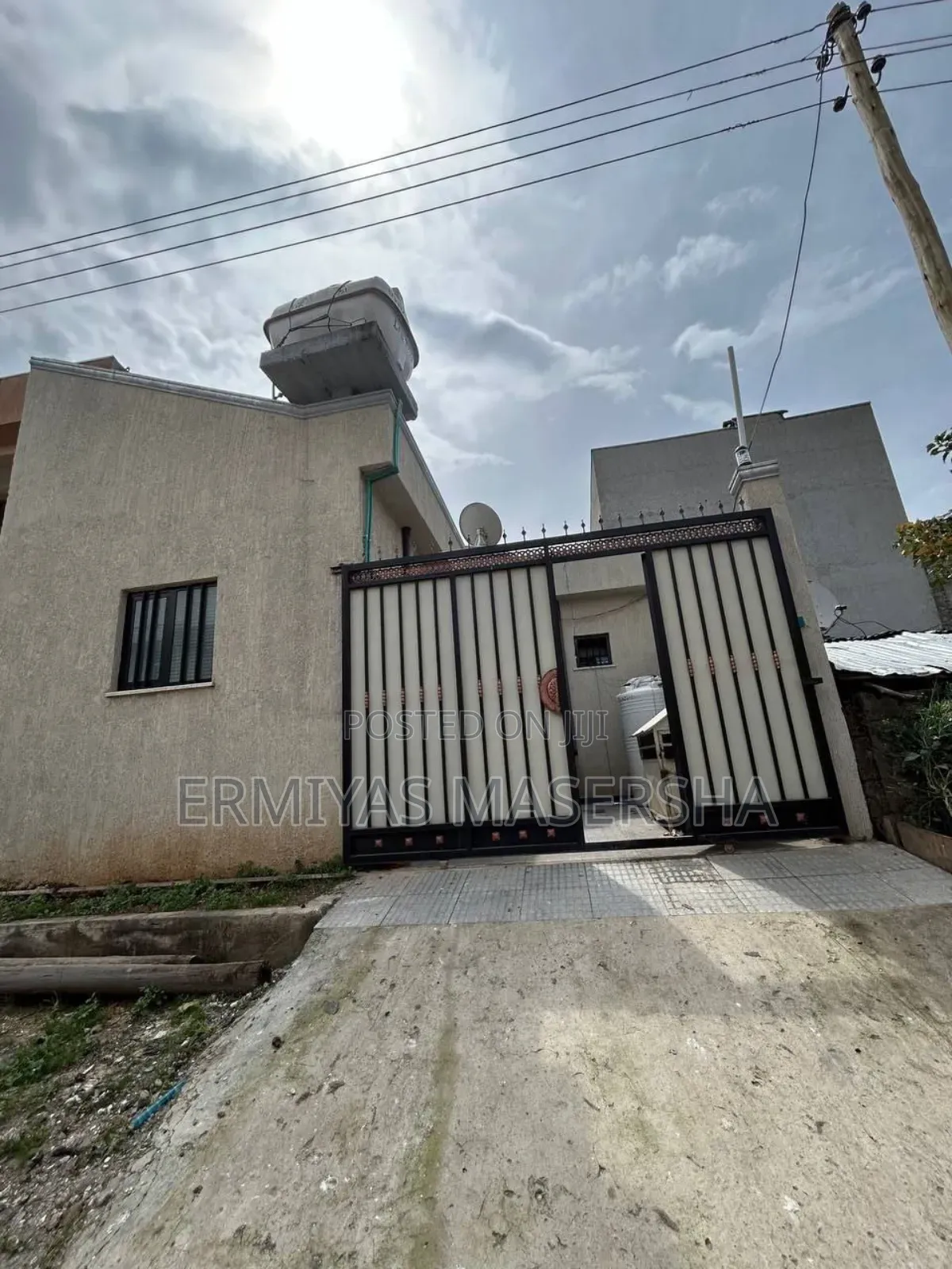 Furnished 3bdrm Villa in Yeka for sale