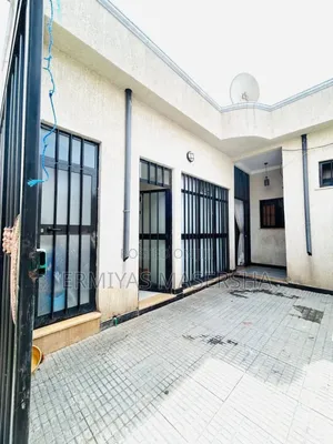 Furnished 3bdrm Villa in Yeka for sale