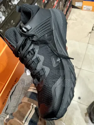 Colombia Blake High Smooth Water Proof Sneakers Made in Viet