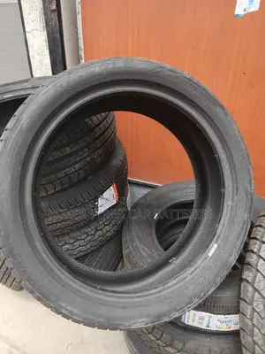 Photo - Triangle 225/45/R19