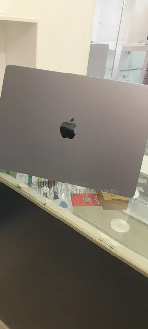 Photo - New Laptop Apple MacBook Air 2024 M3 15-Inch 8GB Apple M3 SSD 256GB