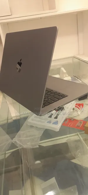 New Laptop Apple MacBook Air 2024 M3 15-Inch 8GB Apple M3 SSD 256GB