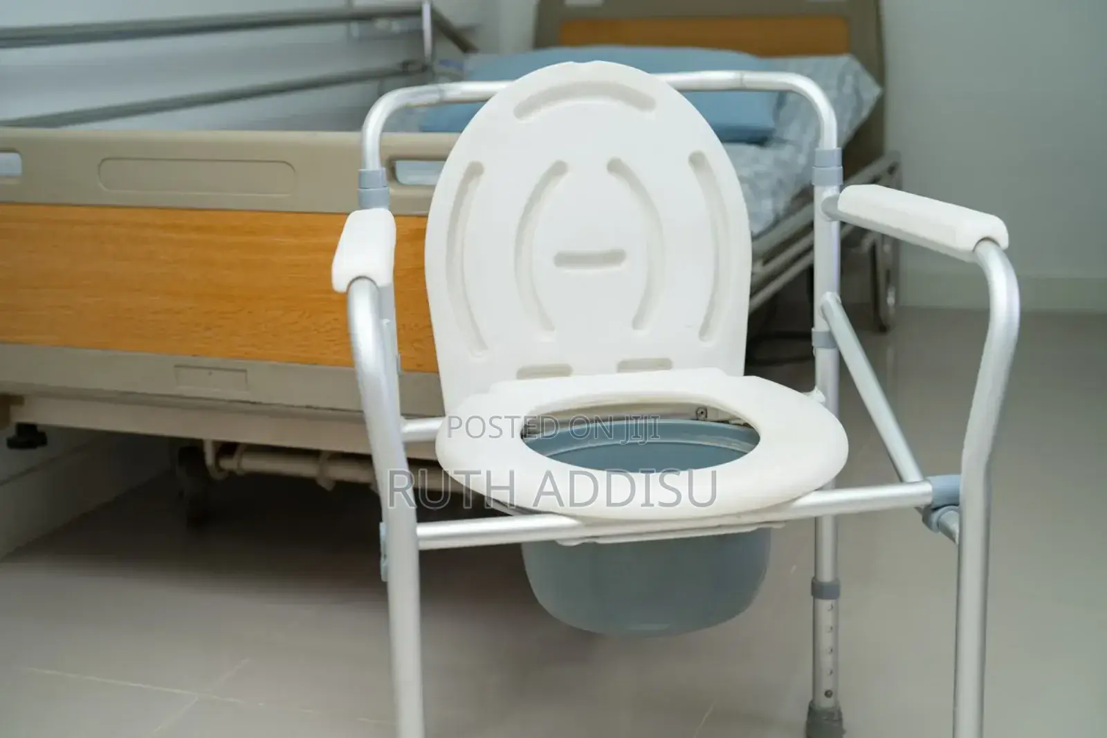 Commode Chaor Strong Physical Can Carry 150kg Commode Chair