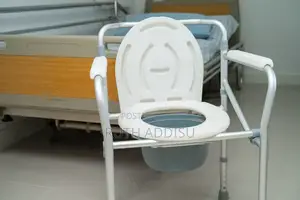 Commode Chaor Strong Physical Can Carry 150kg Commode Chair