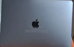 New Laptop Apple MacBook Pro 2017 16GB Intel Core I5 SSD 256GB