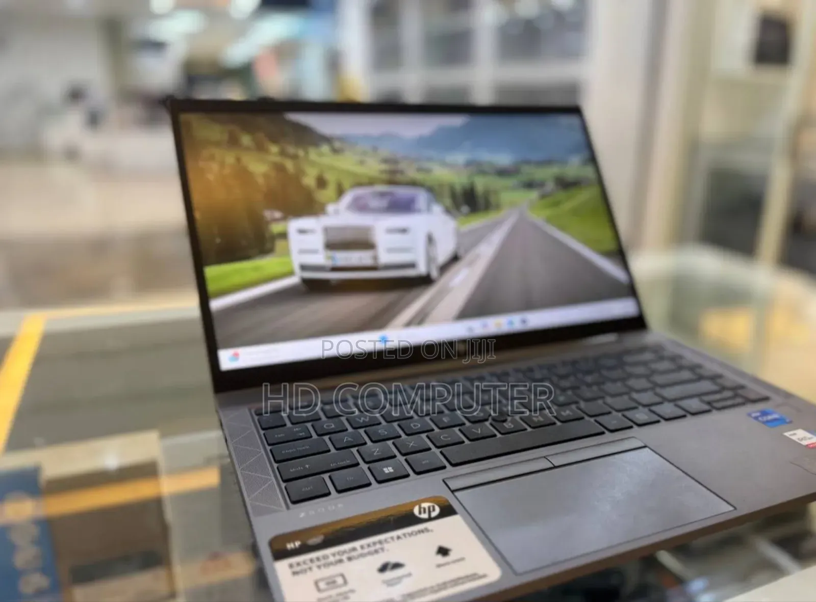 New Laptop HP ZBook Firefly G8 16GB Intel Core I7 SSD 1T