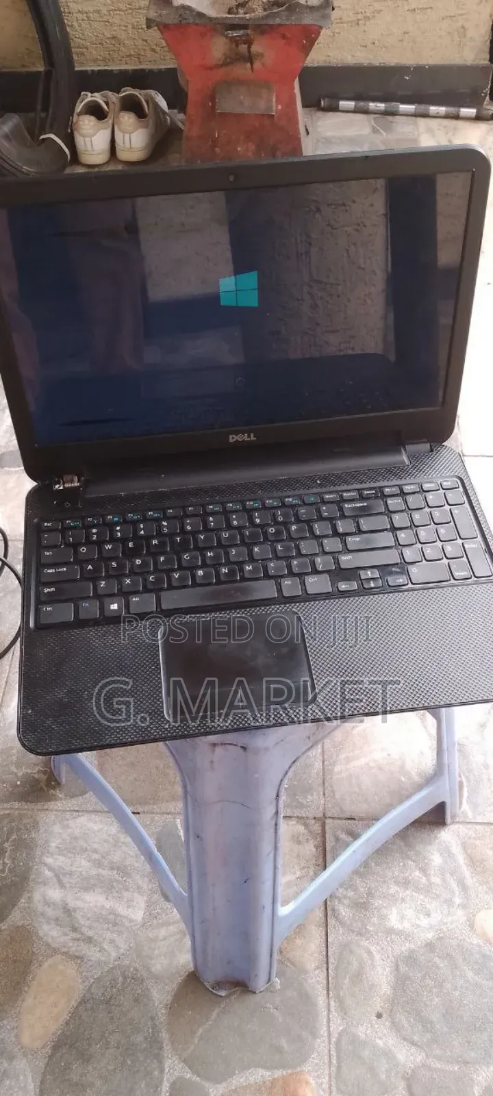 Dell Laptop Model P28f