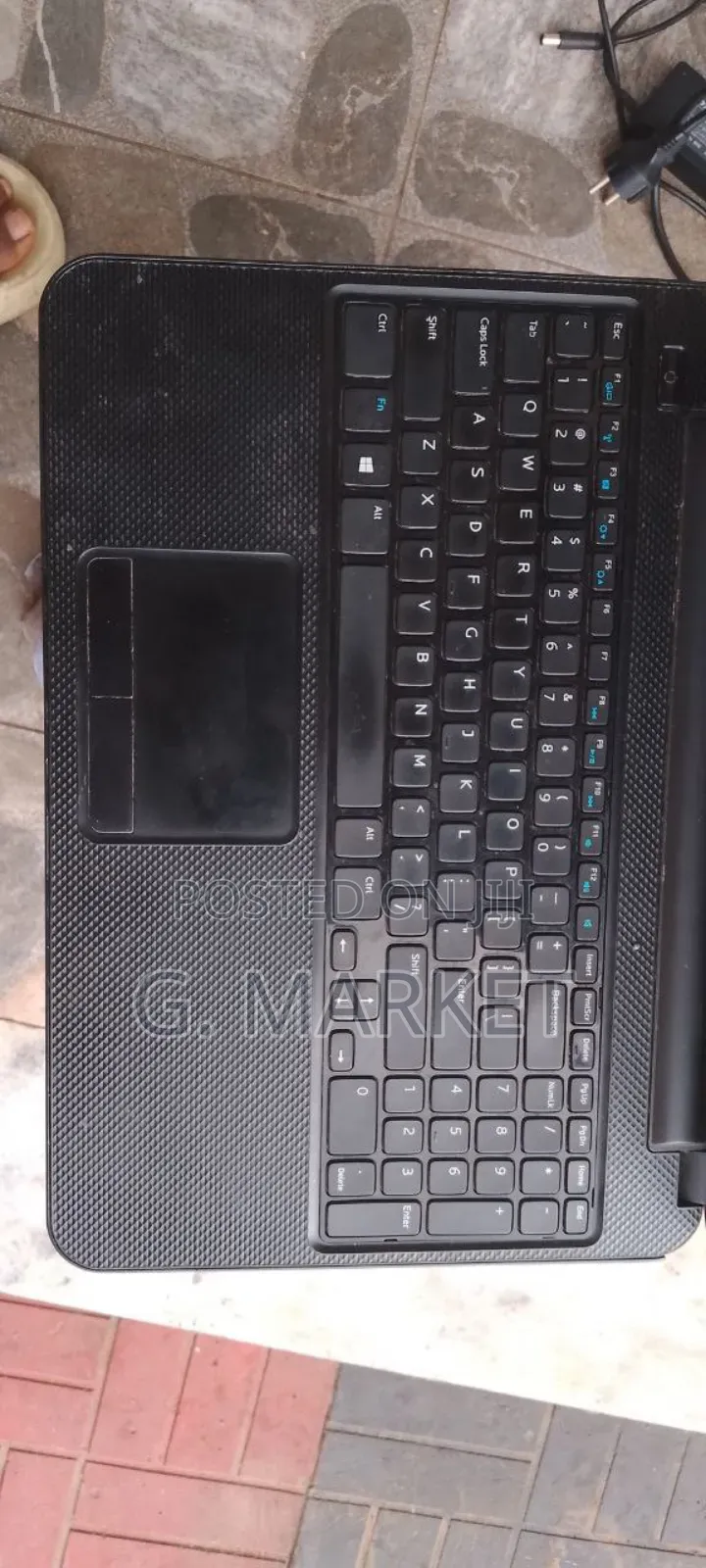 Dell Laptop Model P28f