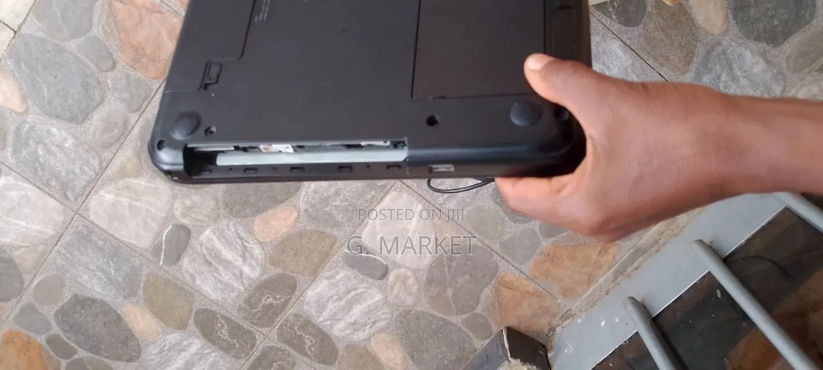 Dell Laptop Model P28f