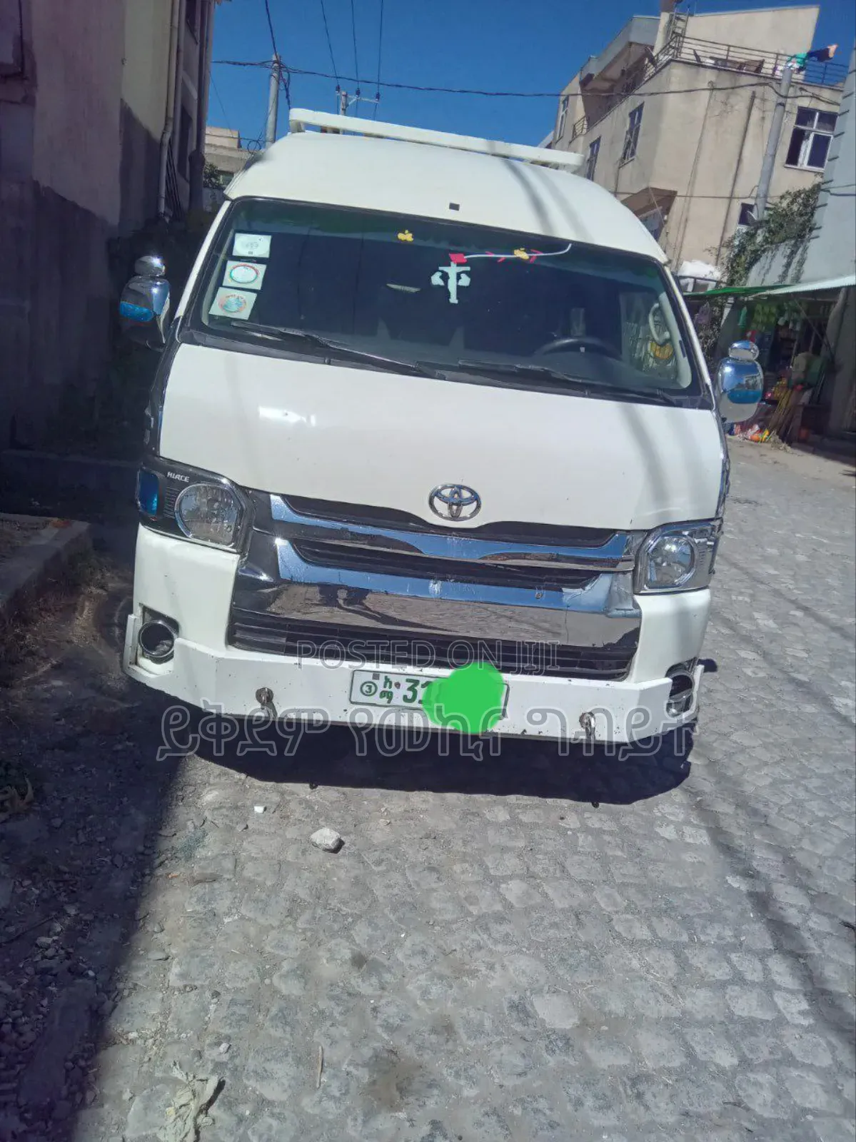 Toyota HiAce 2015 White