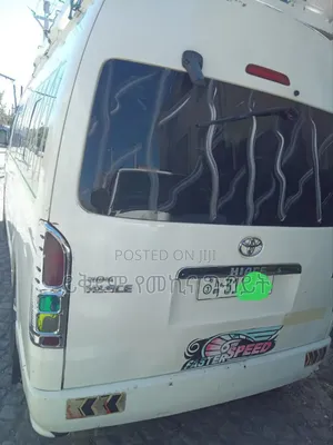 Toyota HiAce 2015 White