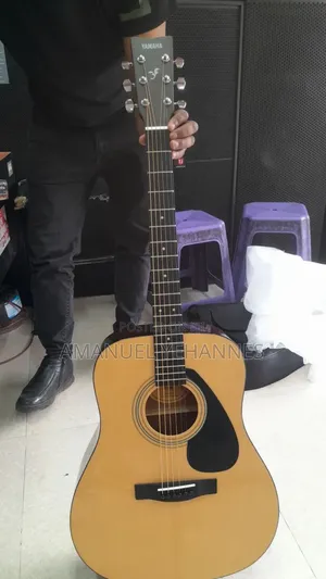 Photo - Yamaha F310 Acoustic Guitar