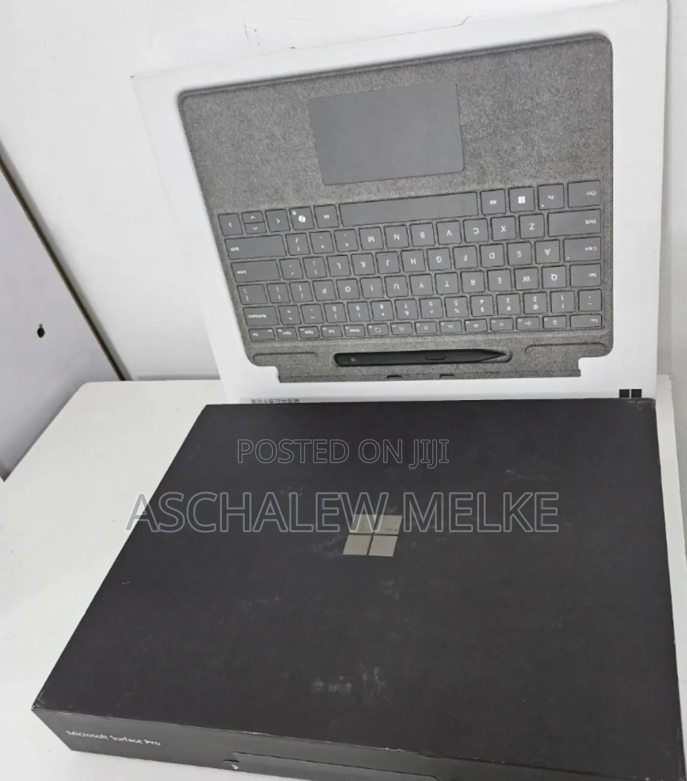 New Microsoft Surface Pro 11th Edition, a Copilot+ PC 16GB SSD 512GB