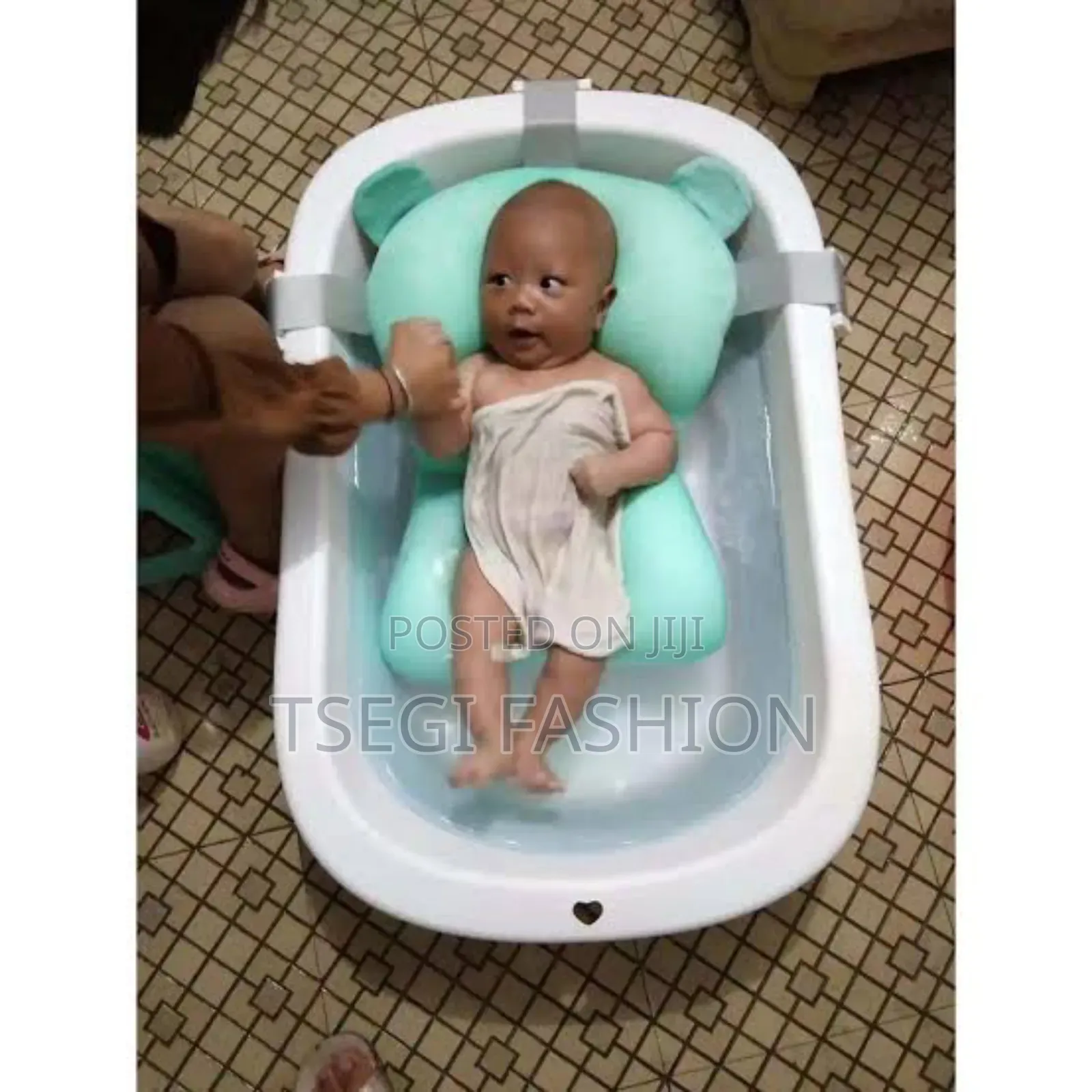 Baby Foldable Bathtub With Sponge/ተጣጣፊ የገላ ማጠብያ ከእስፖንጁ ጋር