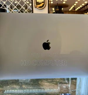 New Laptop Apple MacBook Pro 2018 16GB Intel Core I9 SSD 512GB