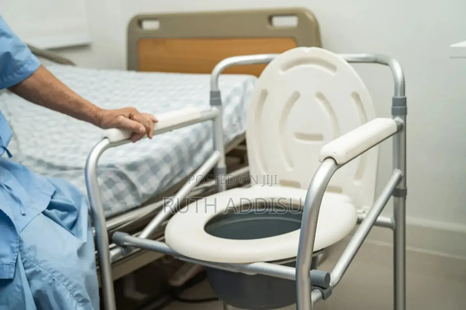 Commode Chair4፱commode Chair Medical Bed Side Toilet Chair