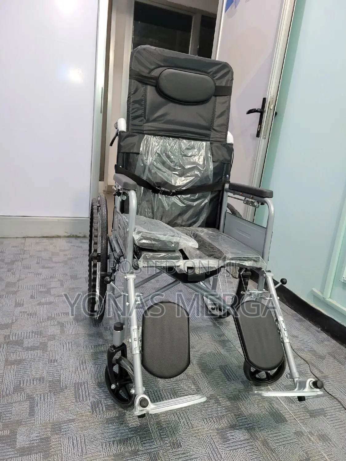 Wheelchair፮麼wheelchair Bme4611c, 150kg (299 Lbs) Capacity
