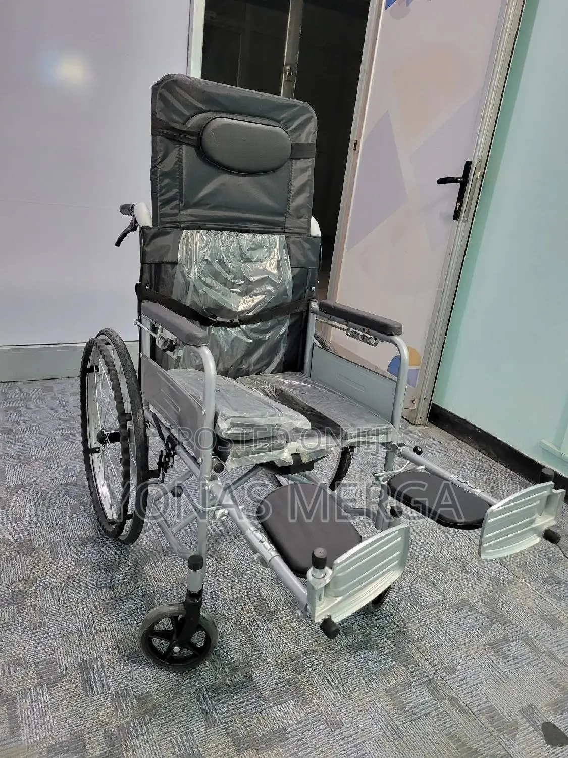 Toilet Wheelchair ፶ßis Foldable. Weight Capacity Is 150kg