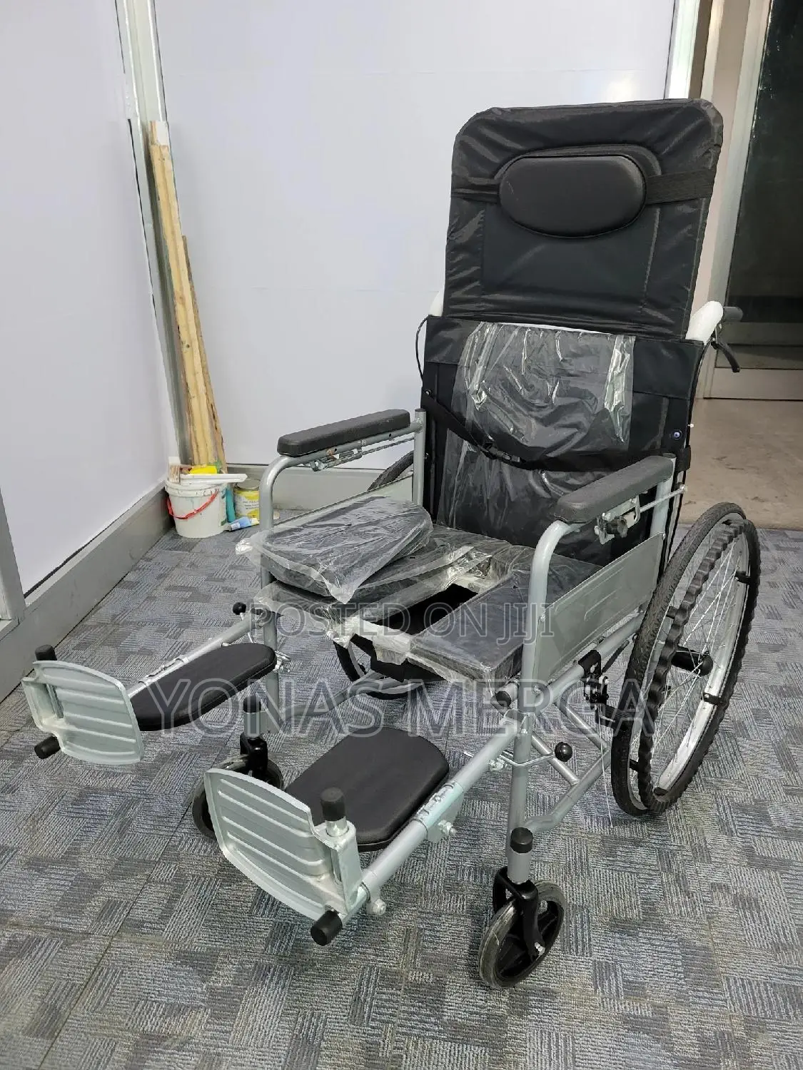 New Mobilityplus+ Traveller Lightweight Folding Wheelchair