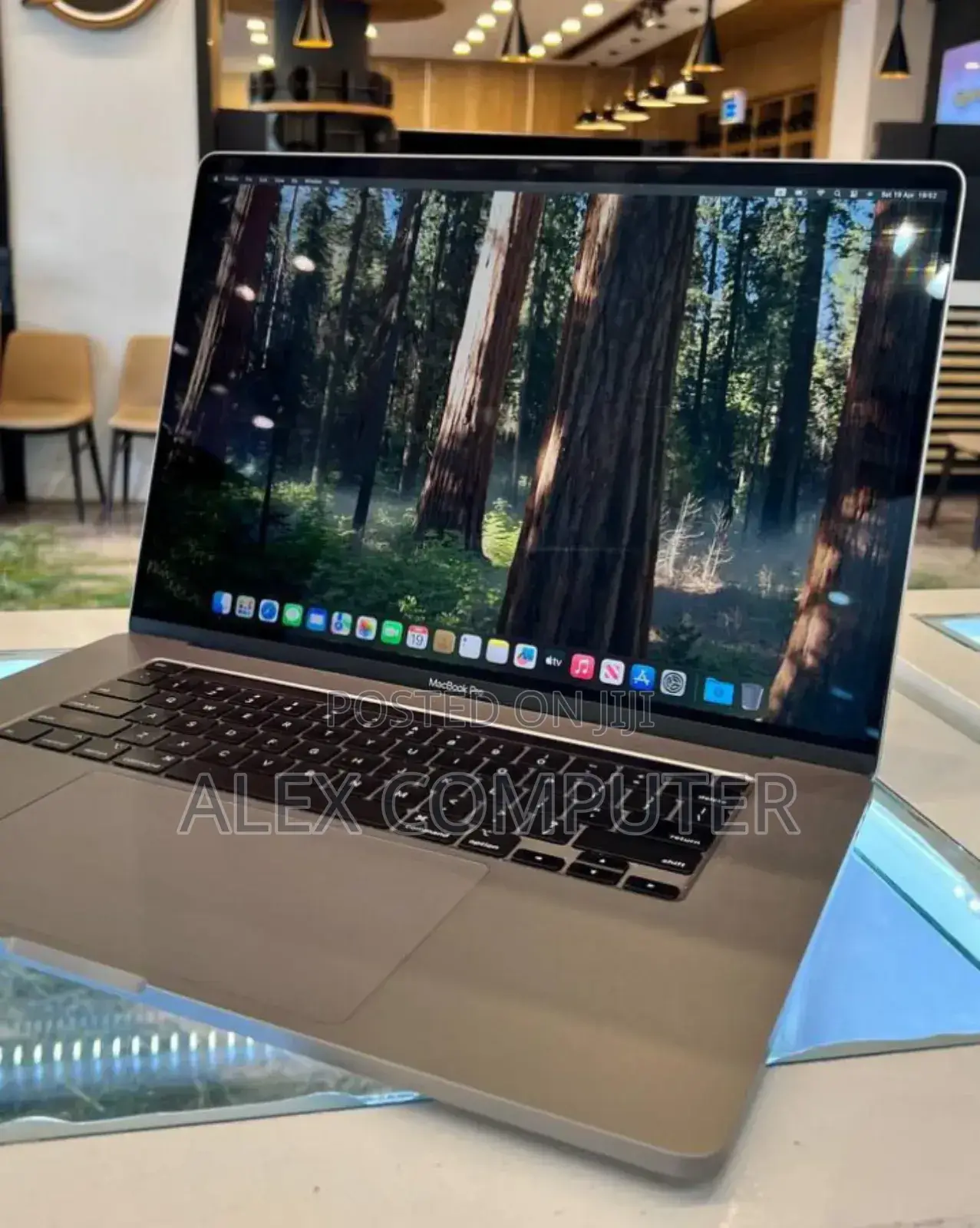 New Laptop Apple MacBook Pro 2018 32GB Intel Core I9 SSD 512GB