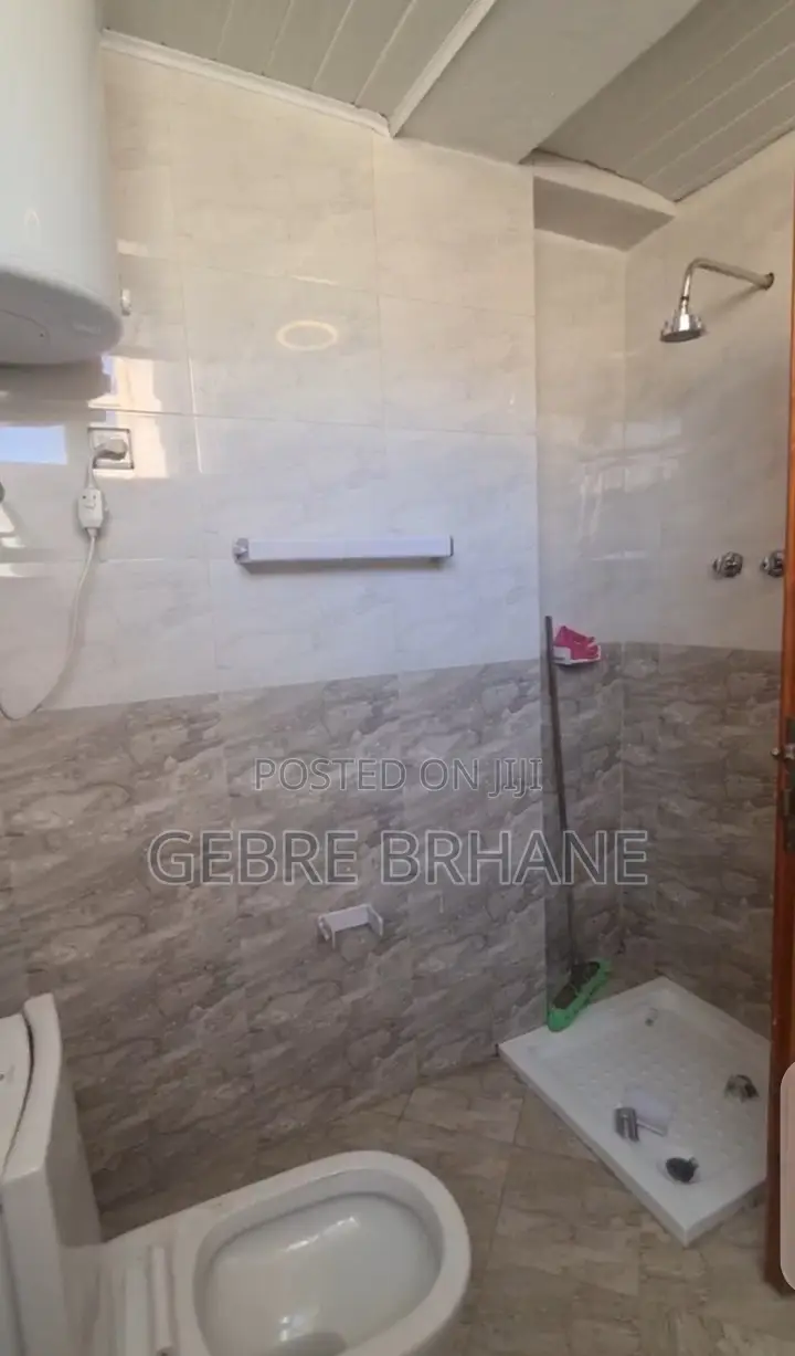 3bdrm Apartment in Apartment, Yeka for rent